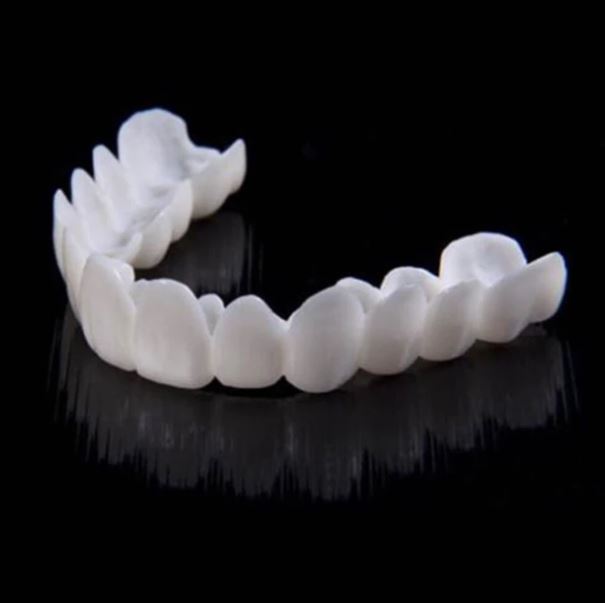 Kosmetische Snap-On Veneers Zahnprothese | Flexibles Zahn-Cover natürlich weiß | Wiederverwendbar, DIY-Anpassung per Warmwasser 2