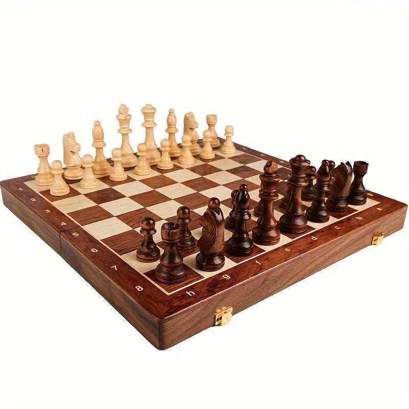 Schachspiel aus Massivholz