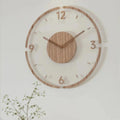 Skandinavische Wanduhr 30 cm aus Buchenholz und Glas, geräuschloses Quarzwerk 9